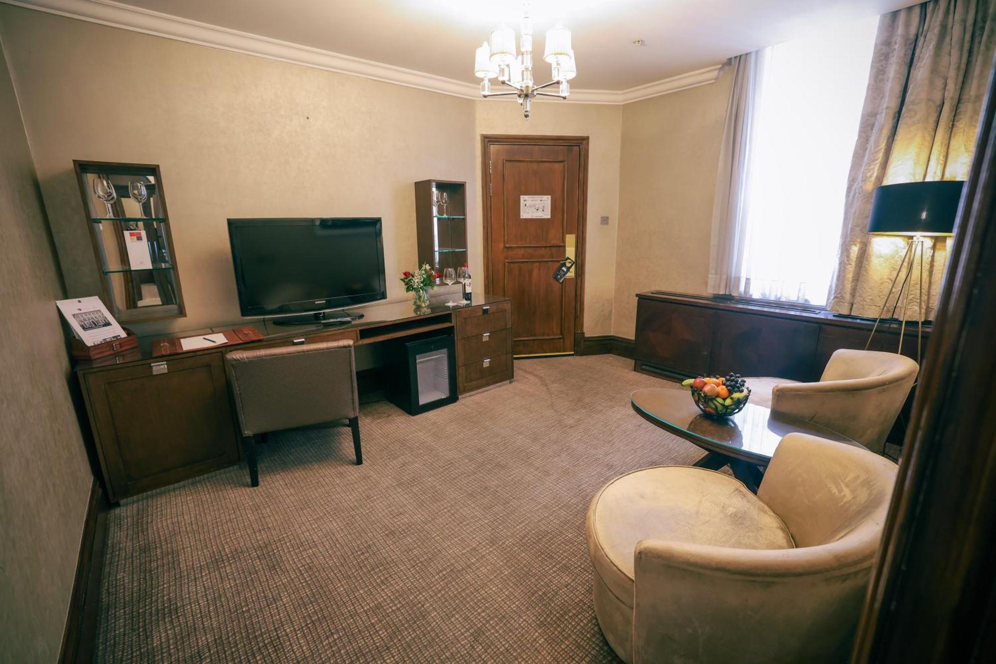 Courthouse 5*